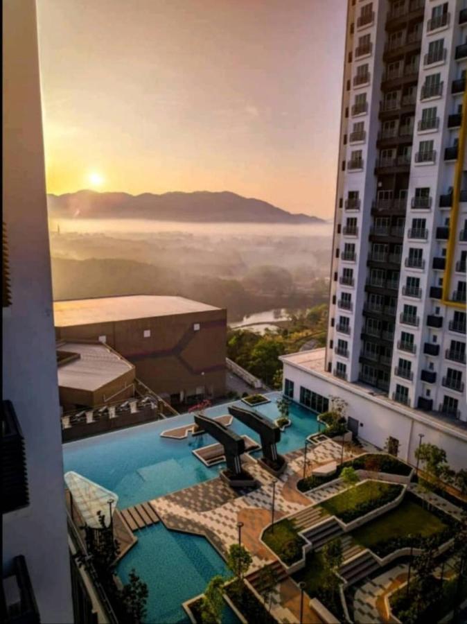 Mesahill Nilai 2 Room Condo - Fast Wifi, Amazing Pool & Tv Zewnętrze zdjęcie