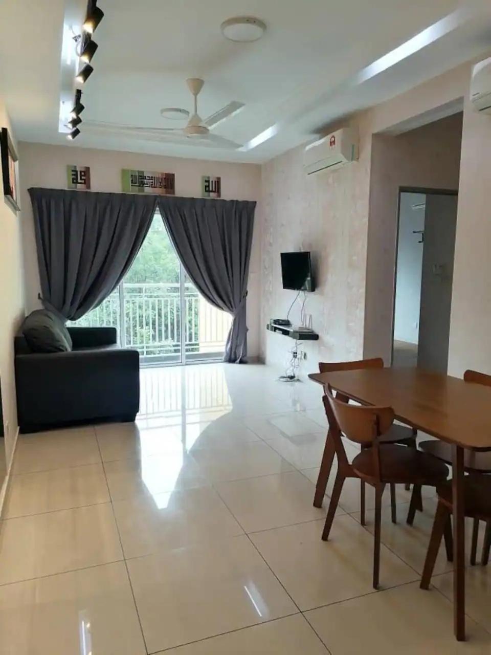 Mesahill Nilai 2 Room Condo - Fast Wifi, Amazing Pool & Tv Zewnętrze zdjęcie