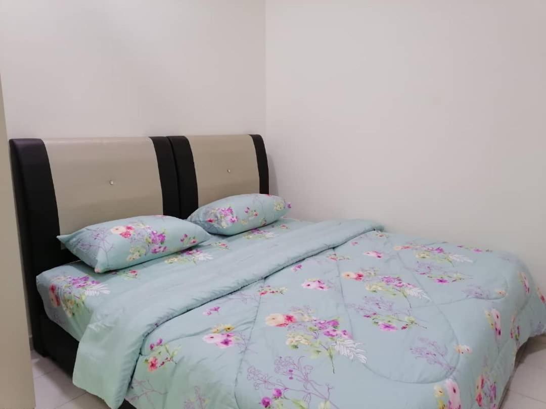 Mesahill Nilai 2 Room Condo - Fast Wifi, Amazing Pool & Tv Zewnętrze zdjęcie