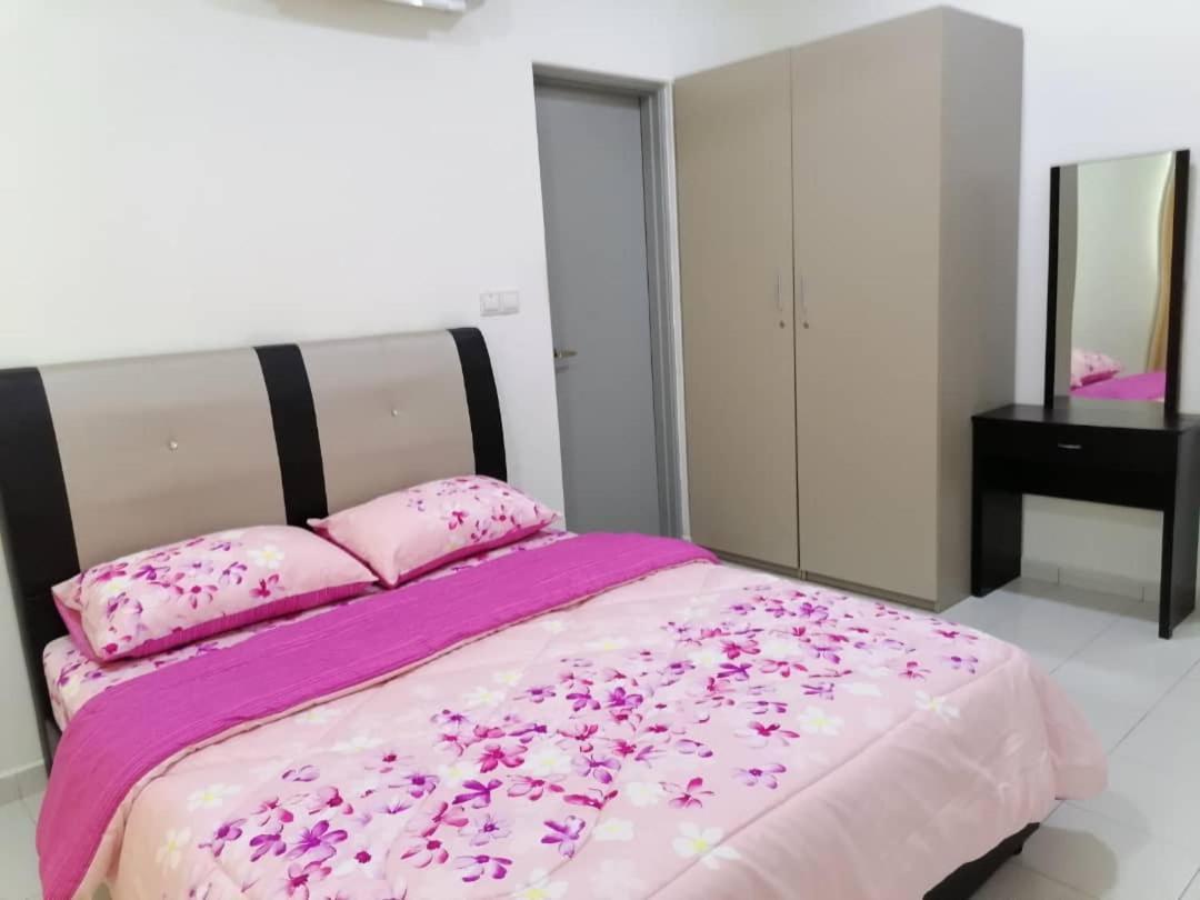 Mesahill Nilai 2 Room Condo - Fast Wifi, Amazing Pool & Tv Zewnętrze zdjęcie