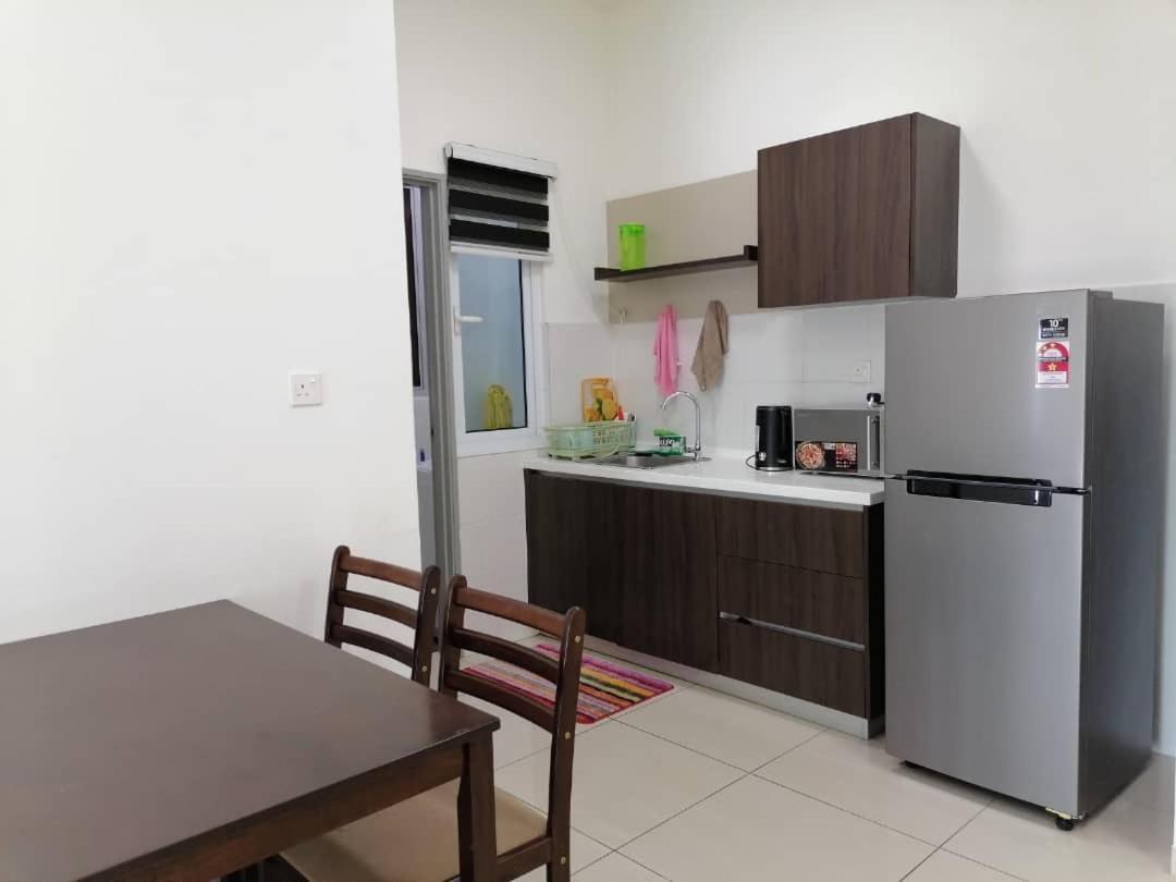 Mesahill Nilai 2 Room Condo - Fast Wifi, Amazing Pool & Tv Zewnętrze zdjęcie