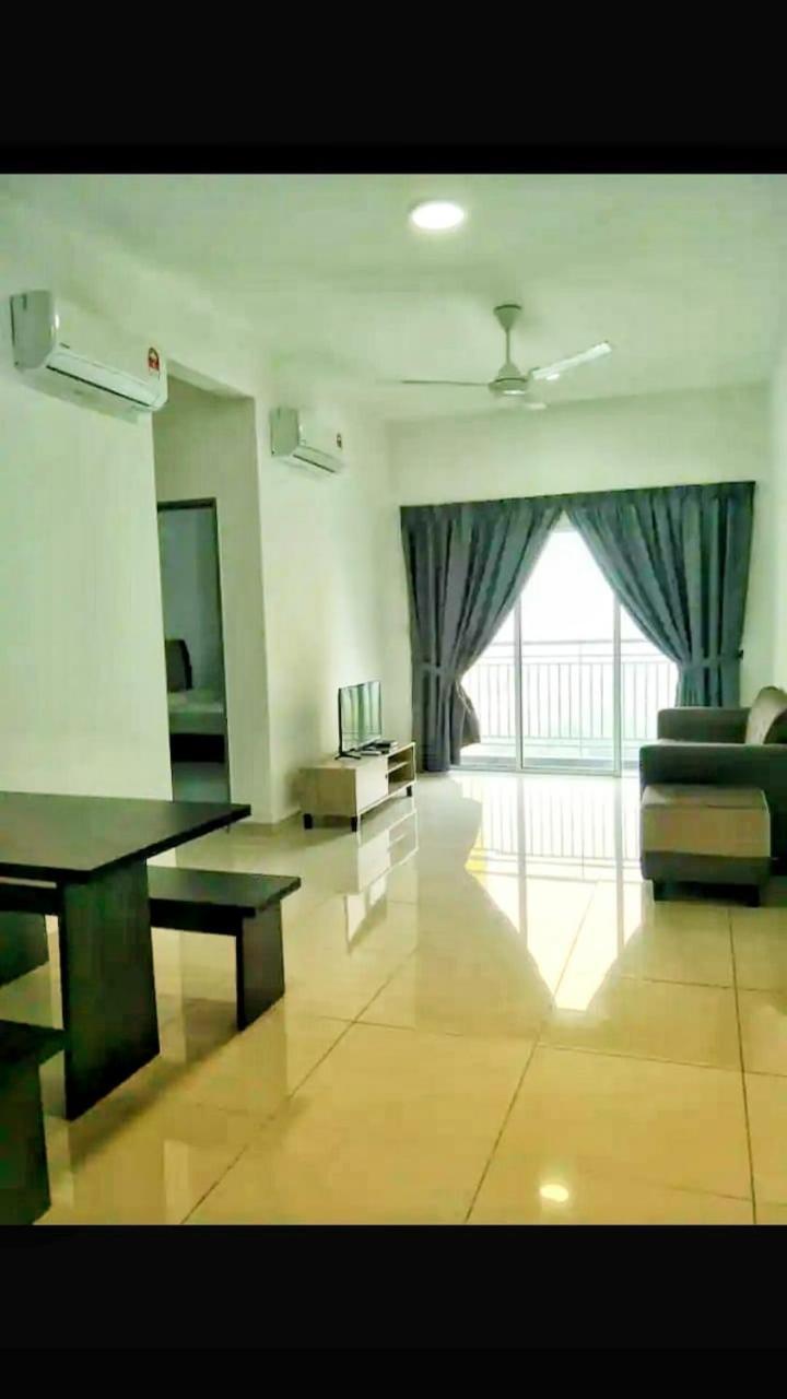 Mesahill Nilai 2 Room Condo - Fast Wifi, Amazing Pool & Tv Zewnętrze zdjęcie